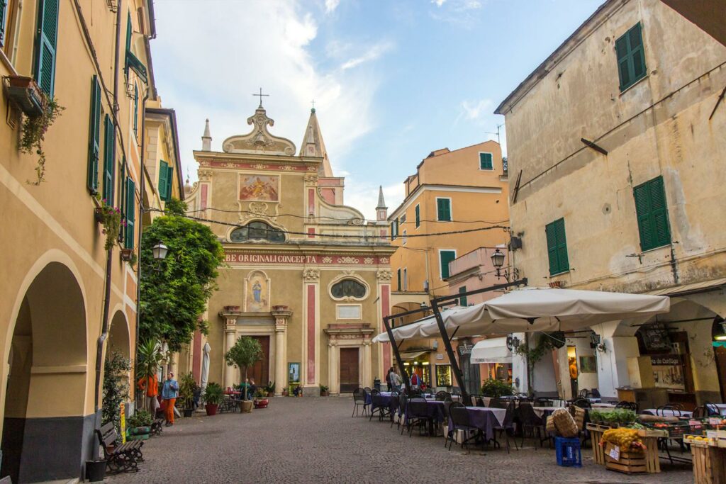 chiesa dei bianchi pietra ligure immagini liguria