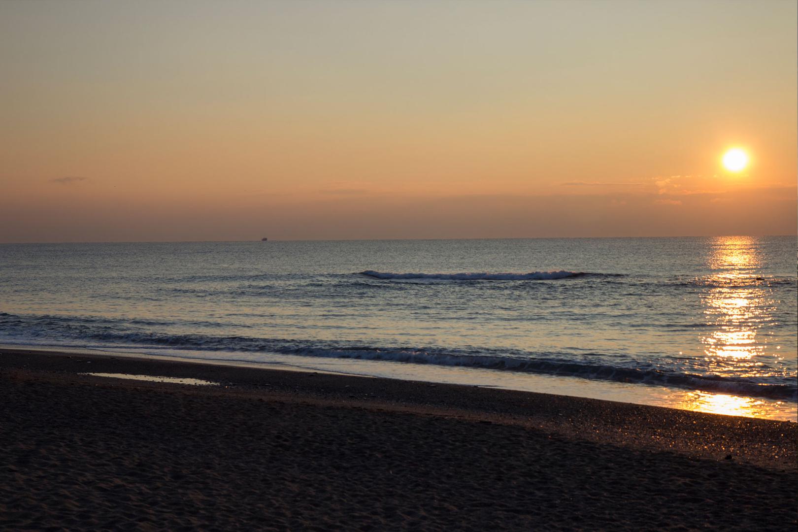 alba spiaggia mare liguria pietra ligure