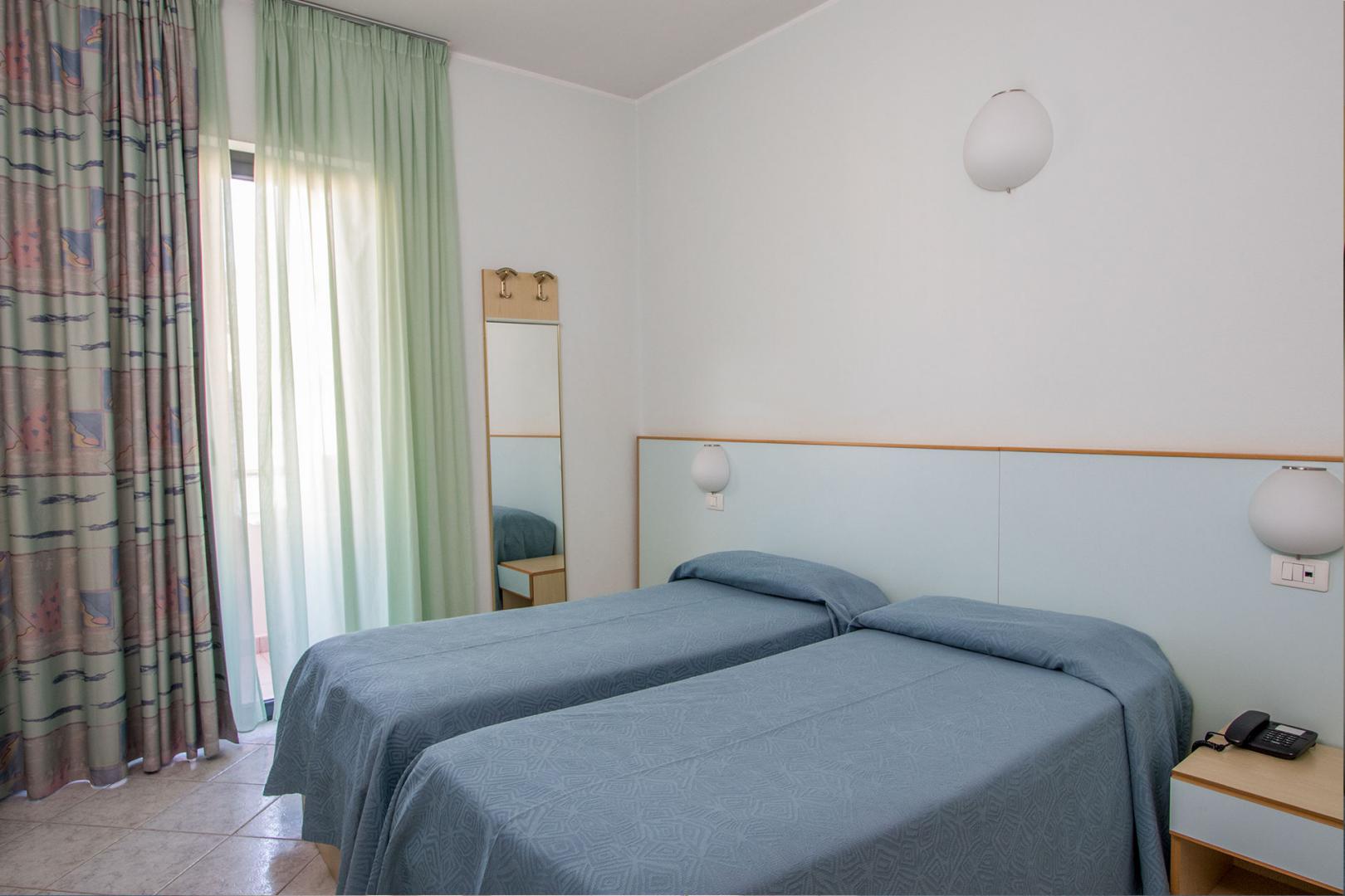camera doppia doppel zimmer twin bed room liguria Pietra Ligure
